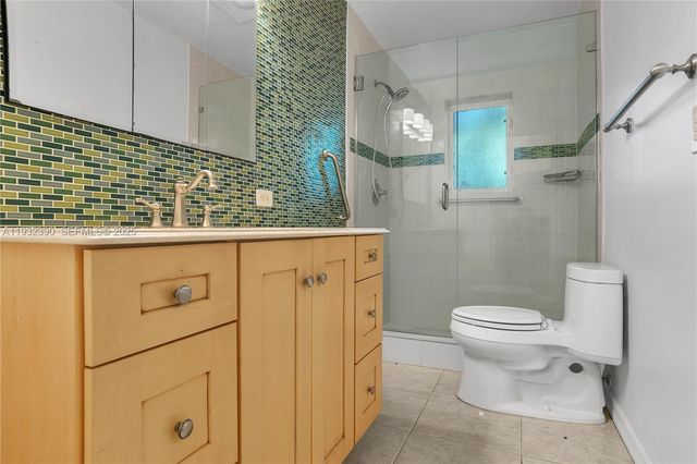 205 NE 16th Ter, Fort Lauderdale, FL 33301