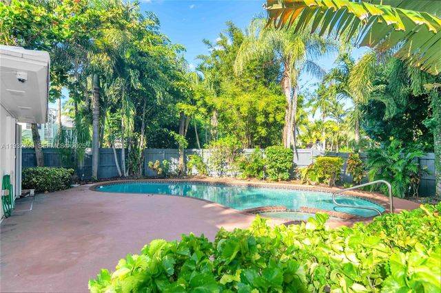 205 NE 16th Ter, Fort Lauderdale, FL 33301