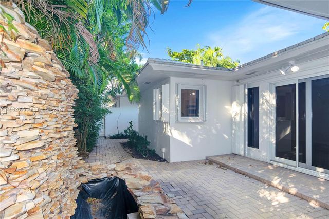 205 NE 16th Ter, Fort Lauderdale, FL 33301