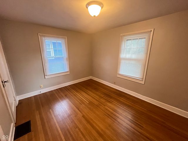 5542 N College Avenue, Indianapolis, IN 46220