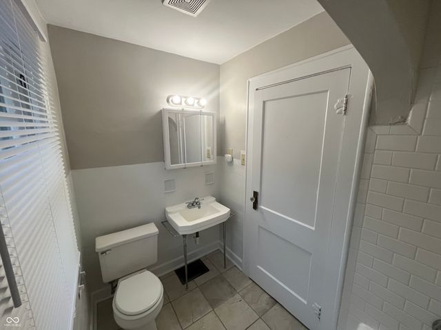 5542 N College Avenue, Indianapolis, IN 46220