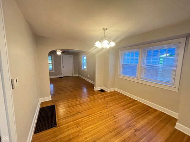 5542 N College Avenue, Indianapolis, IN 46220