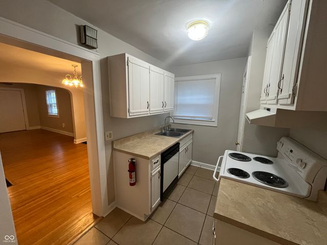 5542 N College Avenue, Indianapolis, IN 46220