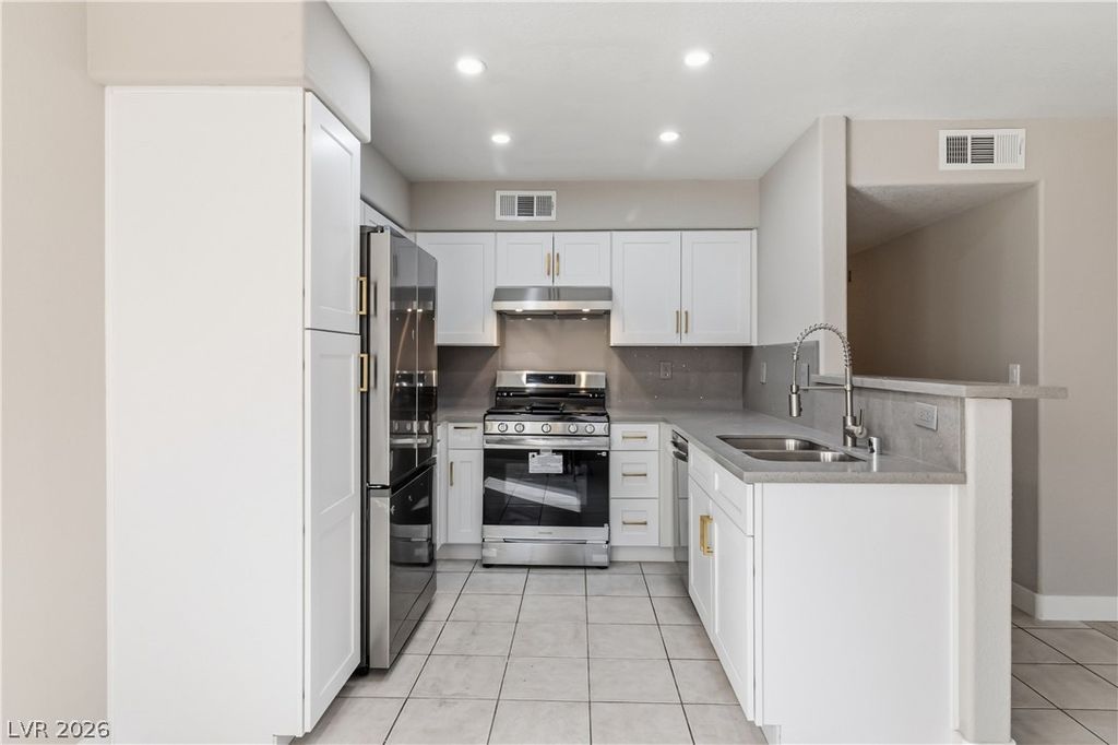 3144 Tarpon Drive 204, Las Vegas, NV 89120 — photo 5