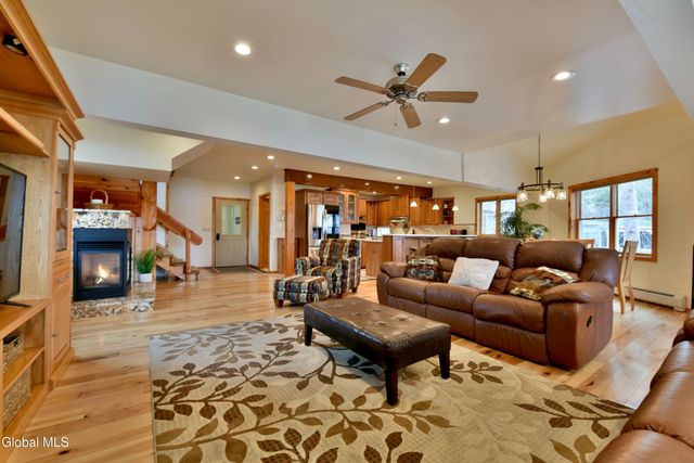 109 Sunset Drive, Broadalbin, NY 12025