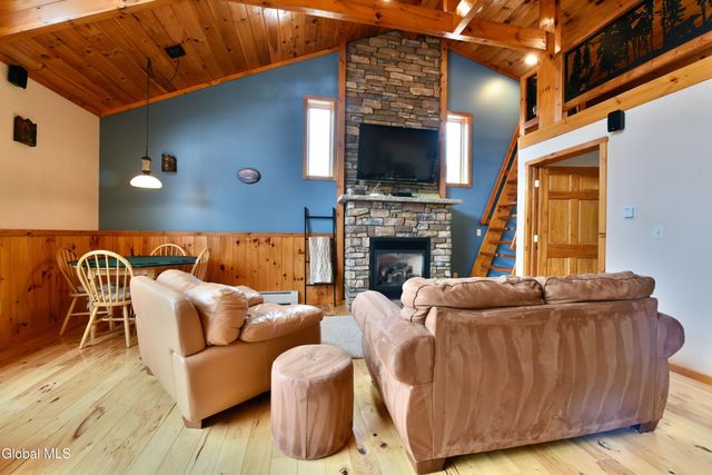 109 Sunset Drive, Broadalbin, NY 12025