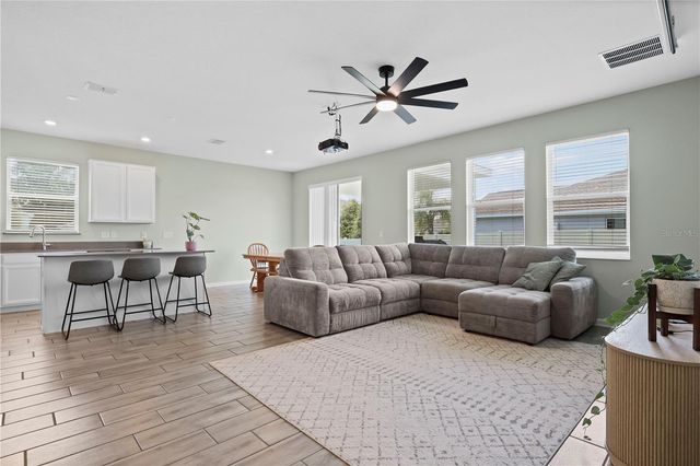 33571 SKY BLOSSOM CIRCLE, Leesburg, FL 34788