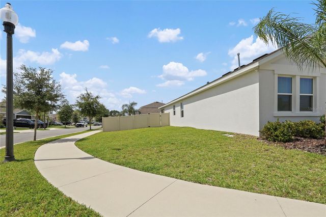 33571 SKY BLOSSOM CIRCLE, Leesburg, FL 34788