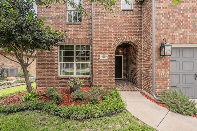 9445 Drovers View Trail, Fort Worth, TX 76131