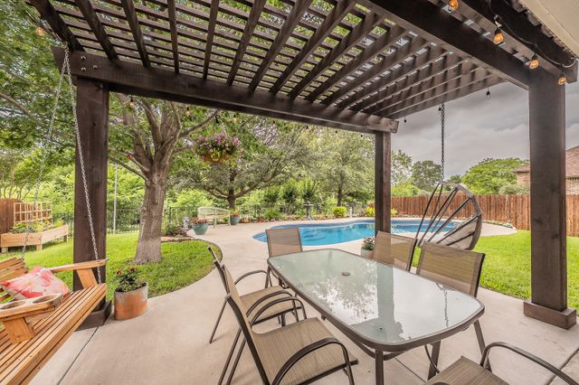 9445 Drovers View Trail, Fort Worth, TX 76131