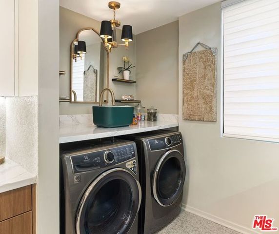 141 S Linden Drive 204, Beverly Hills, CA 90212