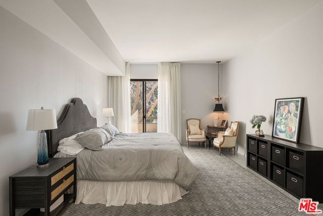 141 S Linden Drive 204, Beverly Hills, CA 90212