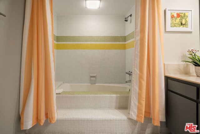 141 S Linden Drive 204, Beverly Hills, CA 90212