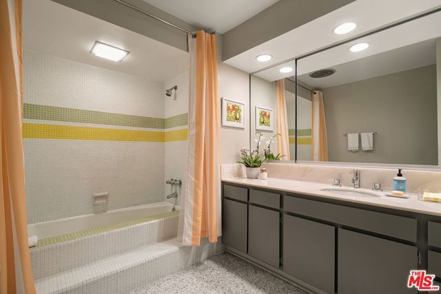 141 S Linden Drive 204, Beverly Hills, CA 90212