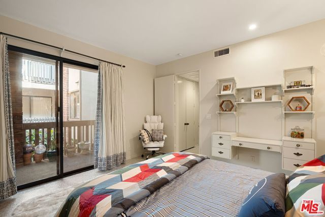 141 S Linden Drive 204, Beverly Hills, CA 90212