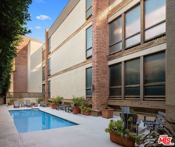 141 S Linden Drive 204, Beverly Hills, CA 90212