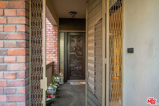 141 S Linden Drive 204, Beverly Hills, CA 90212