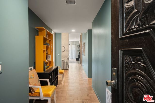 141 S Linden Drive 204, Beverly Hills, CA 90212