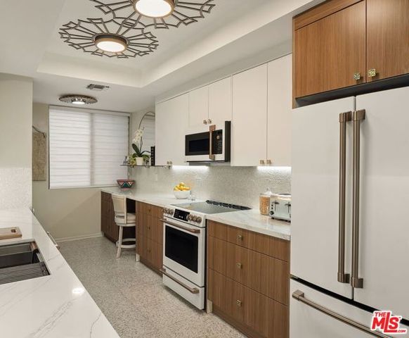 141 S Linden Drive 204, Beverly Hills, CA 90212