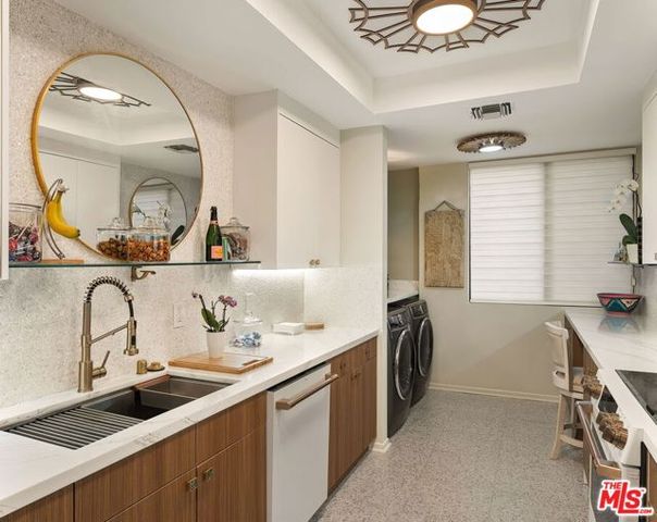 141 S Linden Drive 204, Beverly Hills, CA 90212