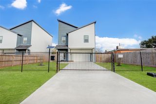 10213 Ashville Drive, Houston, TX 77051