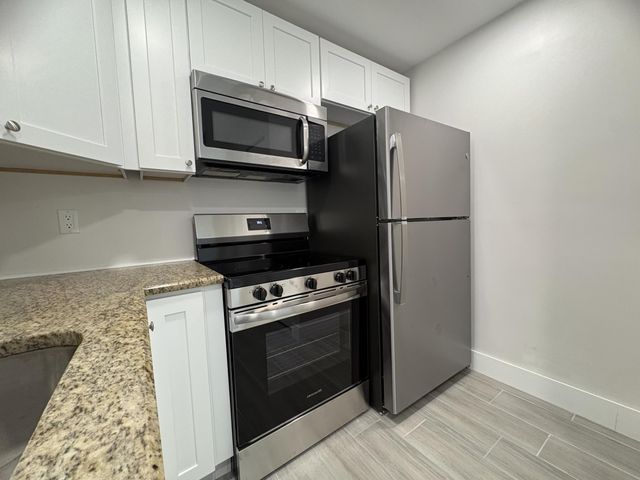 2202 NE 36th Street 17, Lighthouse Point, FL 33064