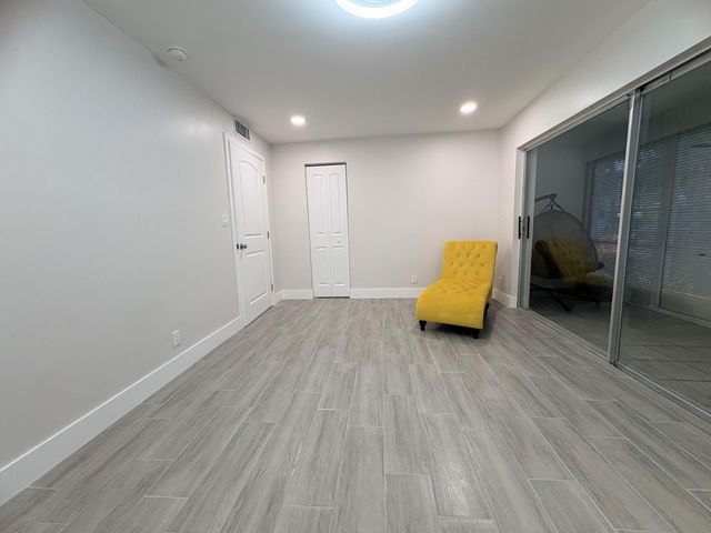 2202 NE 36th Street 17, Lighthouse Point, FL 33064