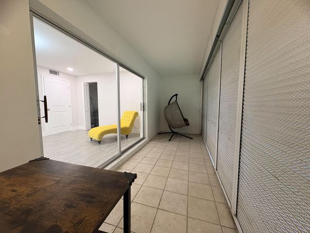 2202 NE 36th Street 17, Lighthouse Point, FL 33064