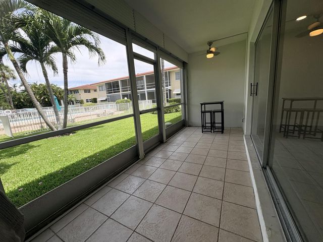 2202 NE 36th Street 17, Lighthouse Point, FL 33064