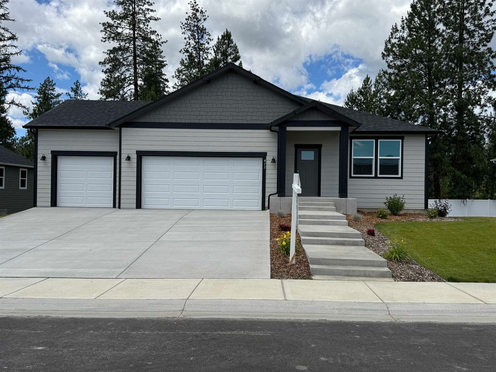 411 N ARCADIA Ave, Deer Park, WA 99006
