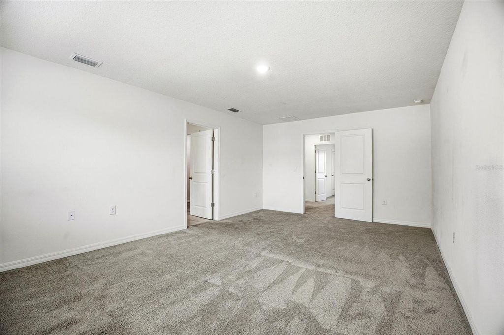 Image 14 of property listing at 16372 NW 190TH STREET, High Springs, FL 32643