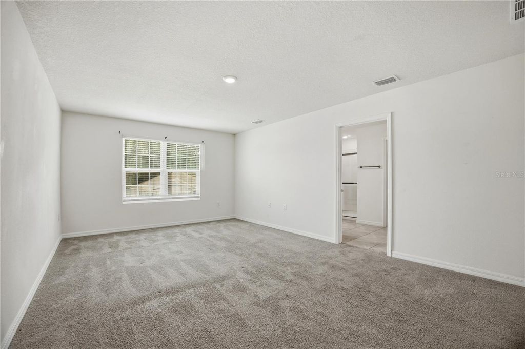 Image 15 of property listing at 16372 NW 190TH STREET, High Springs, FL 32643