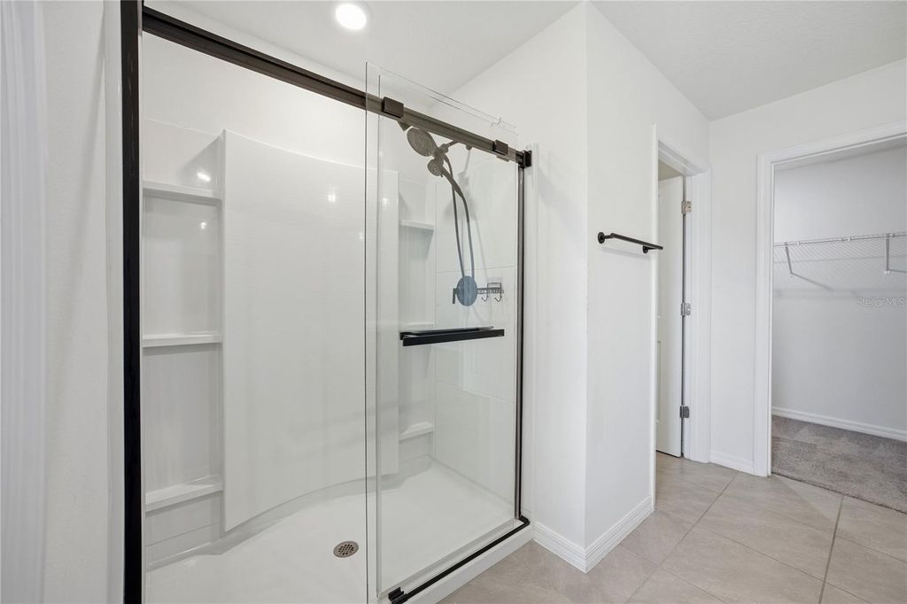 Image 16 of property listing at 16372 NW 190TH STREET, High Springs, FL 32643