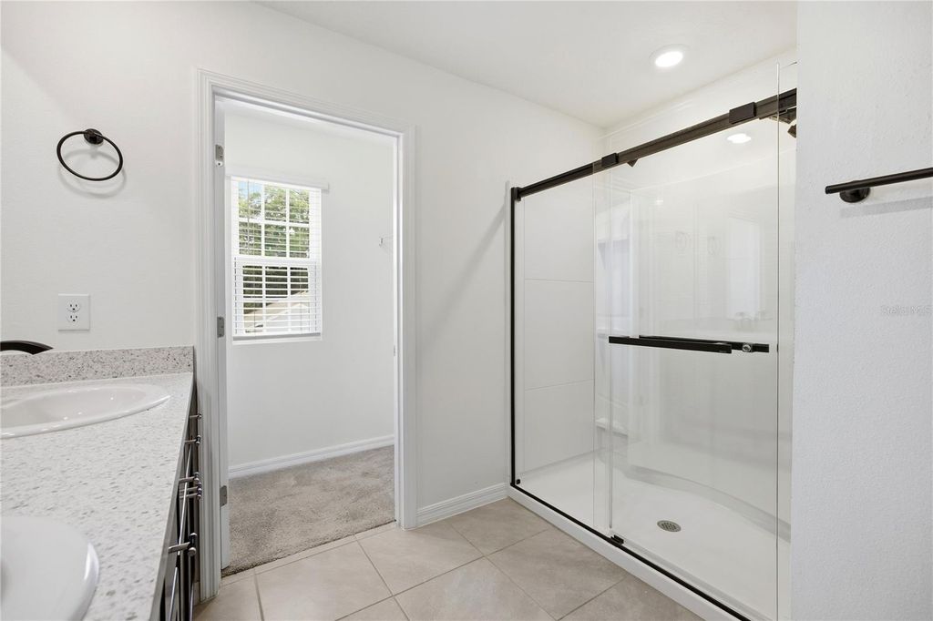 Image 17 of property listing at 16372 NW 190TH STREET, High Springs, FL 32643