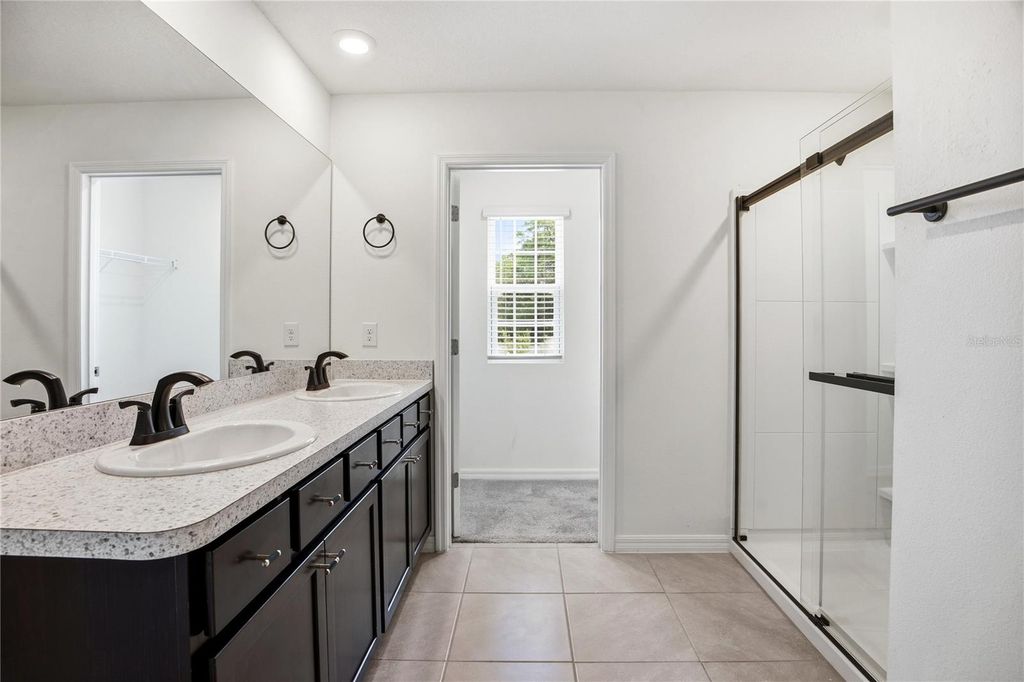 Image 19 of property listing at 16372 NW 190TH STREET, High Springs, FL 32643