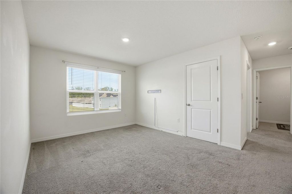 Image 20 of property listing at 16372 NW 190TH STREET, High Springs, FL 32643