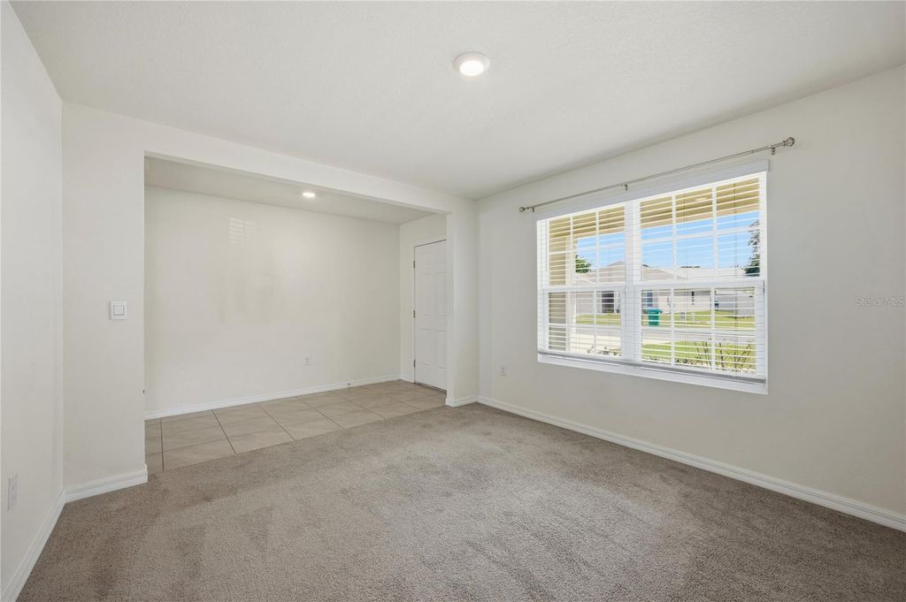 Image 4 of property listing at 16372 NW 190TH STREET, High Springs, FL 32643