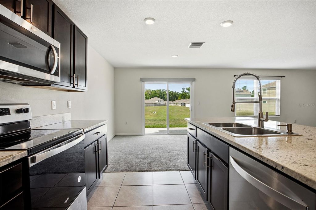 Image 9 of property listing at 16372 NW 190TH STREET, High Springs, FL 32643