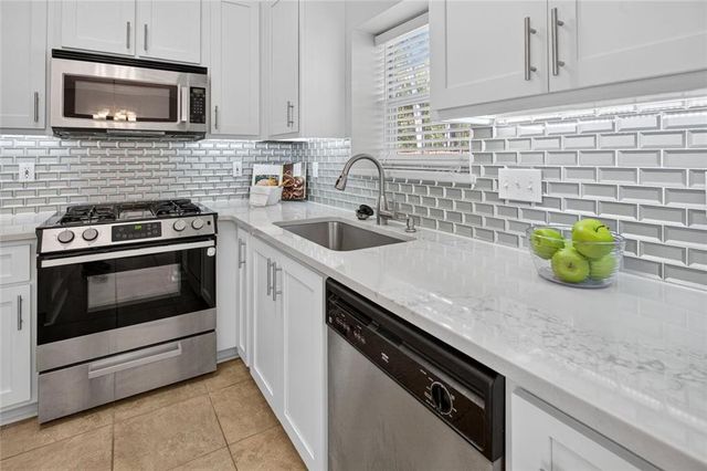 206 Las Brasis Court, Peachtree City, GA 30269