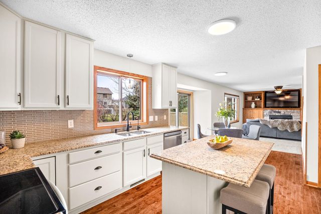 19810 Evensong Avenue, Farmington, MN 55024