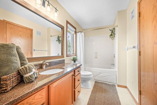 19810 Evensong Avenue, Farmington, MN 55024