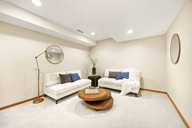 19810 Evensong Avenue, Farmington, MN 55024