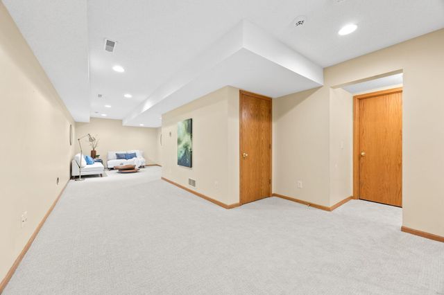 19810 Evensong Avenue, Farmington, MN 55024