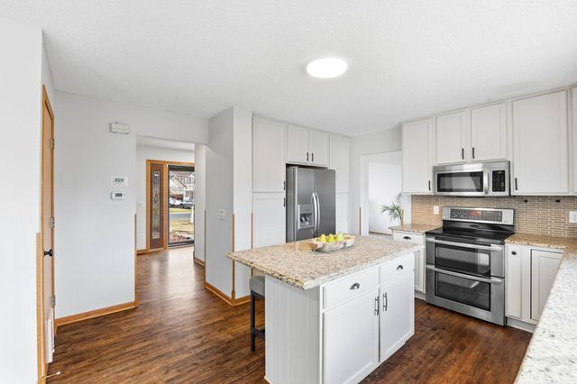 19810 Evensong Avenue, Farmington, MN 55024