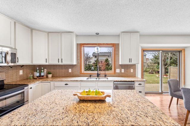 19810 Evensong Avenue, Farmington, MN 55024