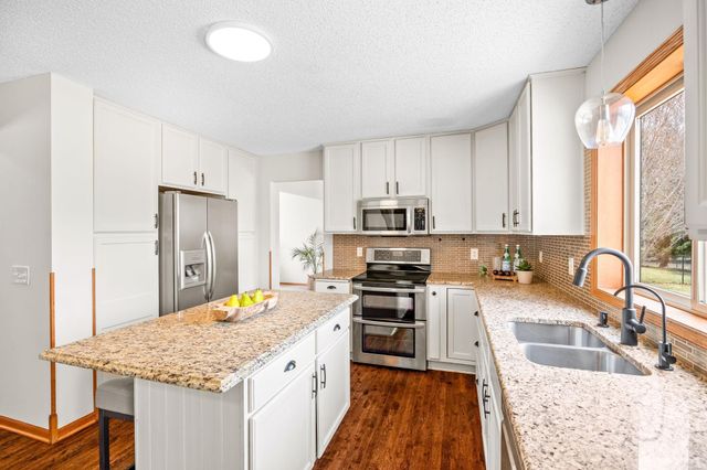 19810 Evensong Avenue, Farmington, MN 55024