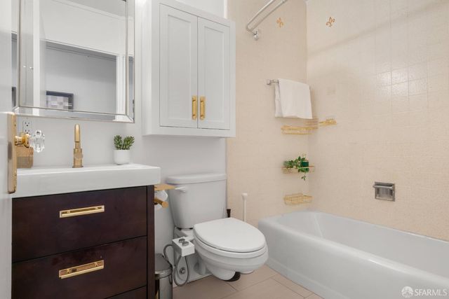 1001 Pine Street 404, San Francisco, CA 94109