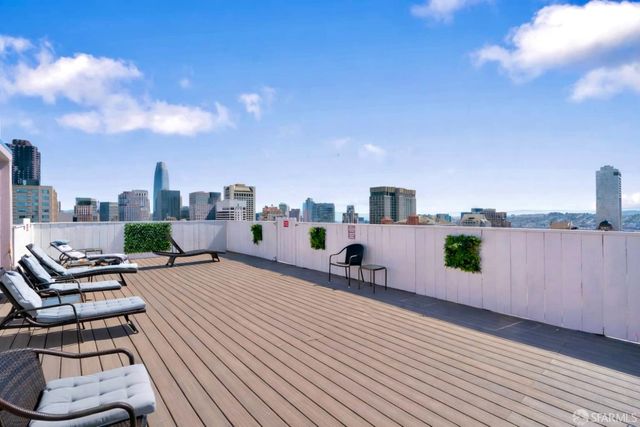 1001 Pine Street 404, San Francisco, CA 94109