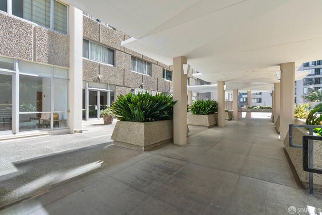 1001 Pine Street 404, San Francisco, CA 94109