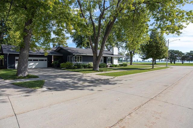 1120 BALDWIN AVENUE, Oshkosh, WI 54901